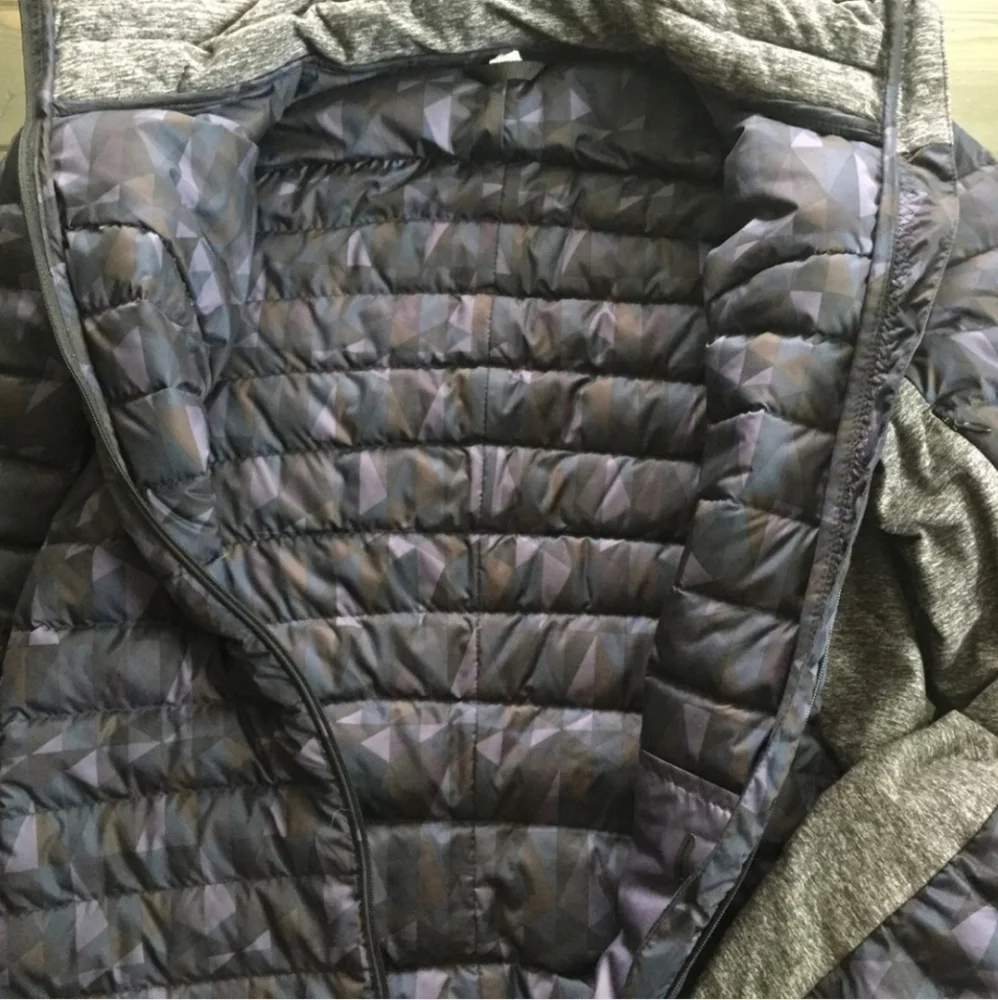 Lululemon Puffer Jacket, 10 - Picture 6 of 12